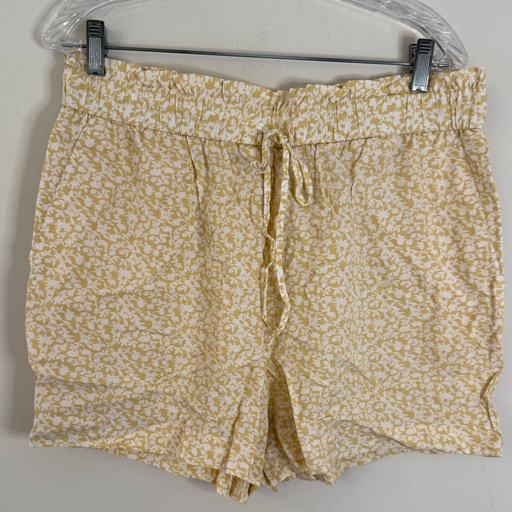 Banana Republic Factory yellow floral shorts SZ LG
